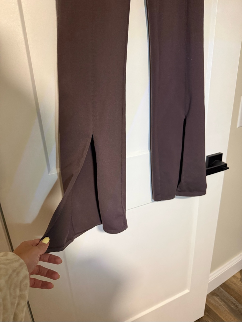 ALO Yoga High-Rise Stretch Flare Leggings in Mauve Taupe - Picture 4 of 6